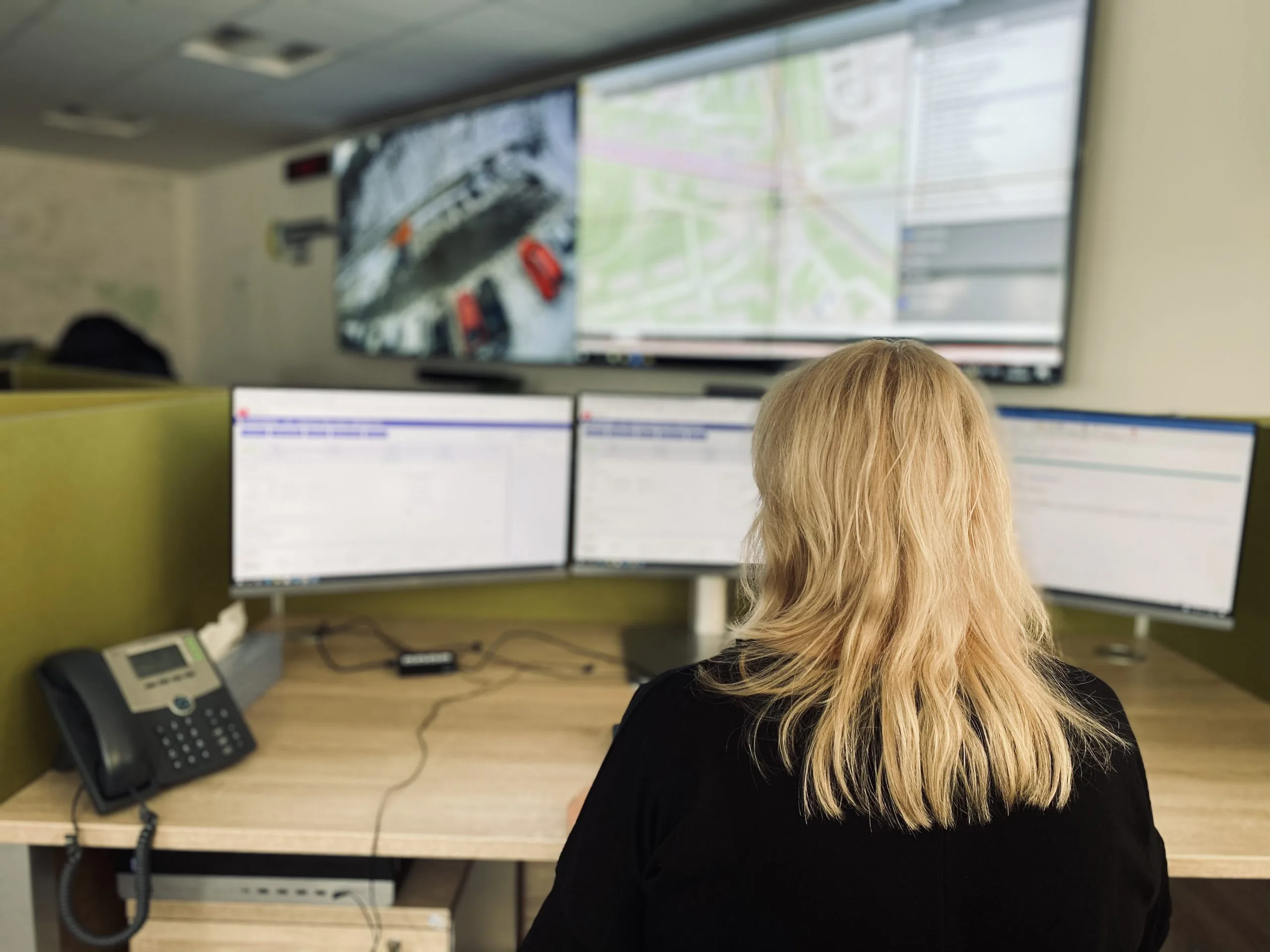 Dispečink THMP loni zpracoval 22 500 hlášení. Pražané k nim stále častěji využívají i mobilní aplikaci Praha svítí